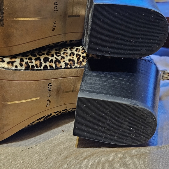 Dolce Vita Calf Hair Ankle Boots Pointed Toe Leopard Print Block Heel sz 6.5 - Picture 4 of 8